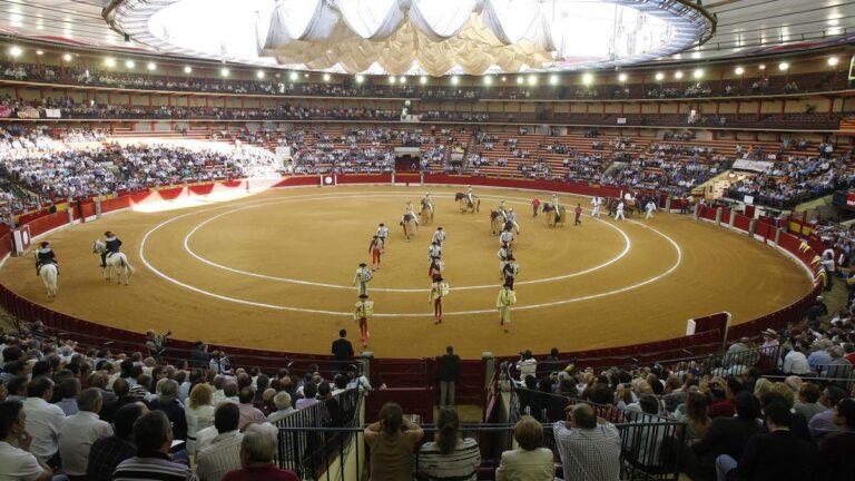 Protesta de ANOET por el pliego de Zaragoza 2026