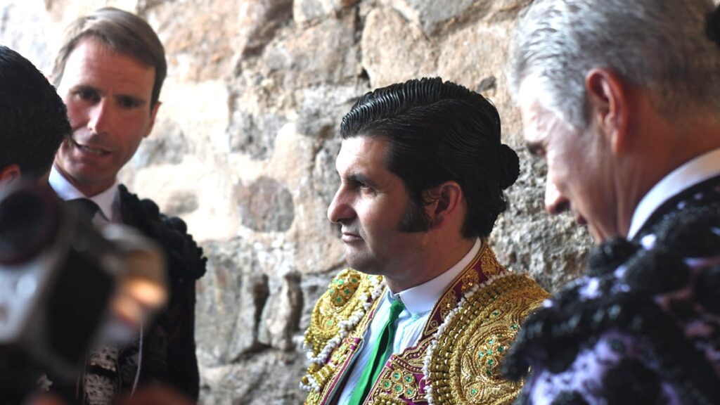 Morante de la Puebla perfila su cuadrilla antes de su regreso el Domingo de Resurrección en Sevilla