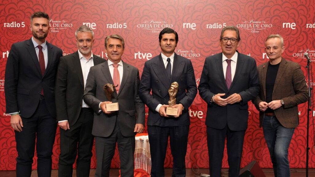 Morante de la Puebla y Victorino Martín, galardonados con la Oreja y Hierro de Oro 2025
