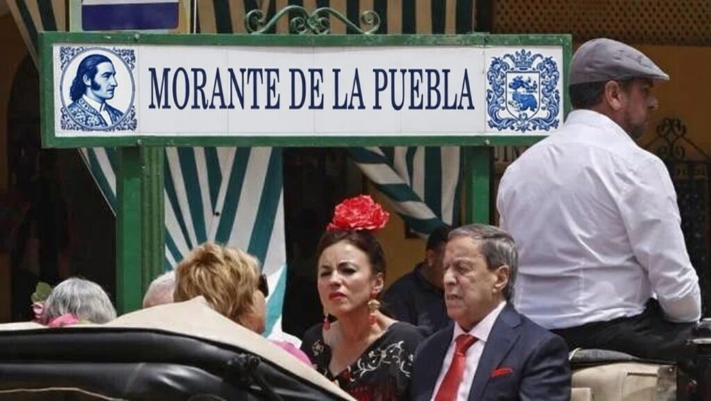 El alcalde de Sevilla propone dedicar una calle del Real a Morante de la Puebla