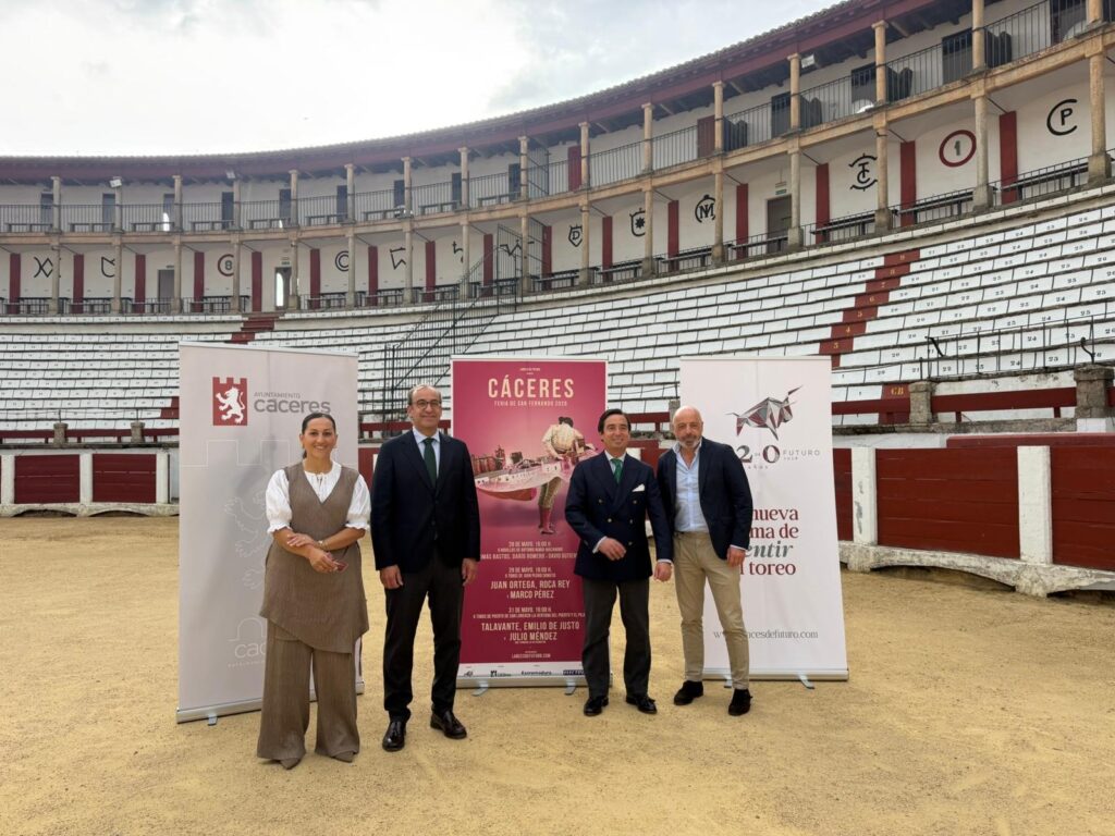Cáceres cuenta con carteles para el 180 aniversario del Coso de la Era de los Mártires