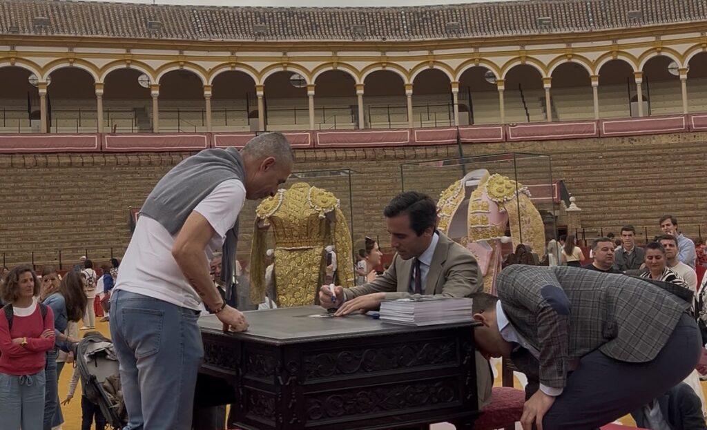 La Maestranza se llena de aficionados para la jornada de puertas abiertas