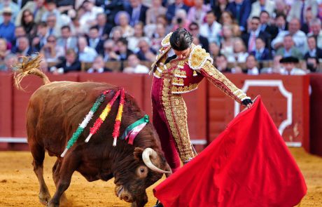 Talavante al natural en medio del vendaval