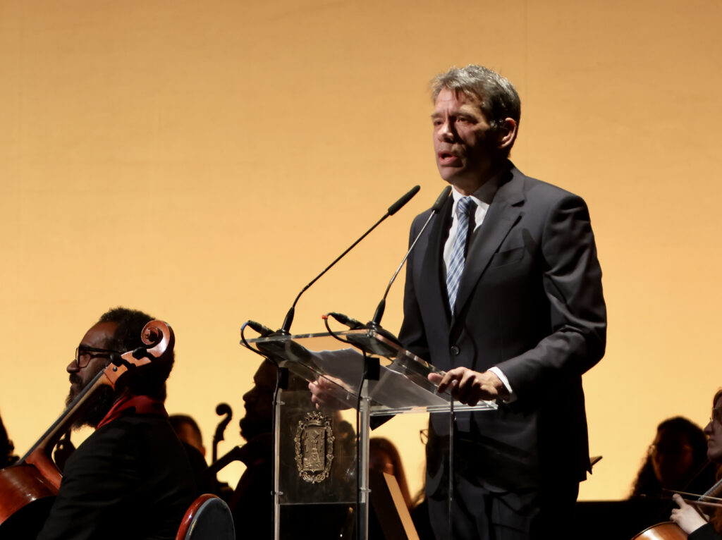 Rubén Amón adelanta la Feria de Hogueras 2026 con un magistral Pregón Taurino homenaje a Luis Francisco Esplá