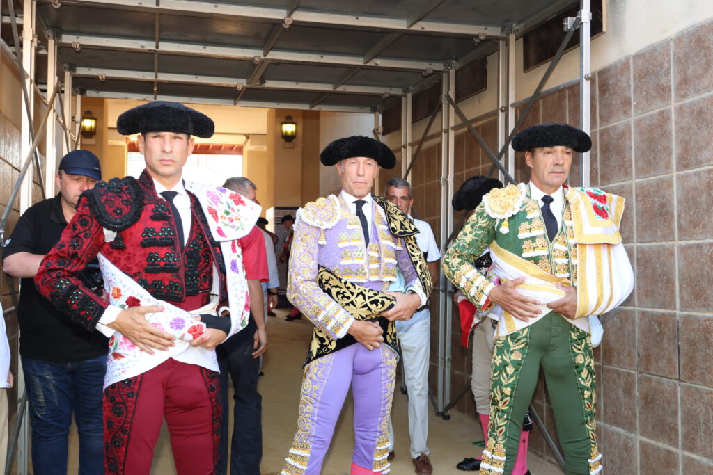 Victorino Martín continúa su idilio con Alicante-FOTOGALERÍA