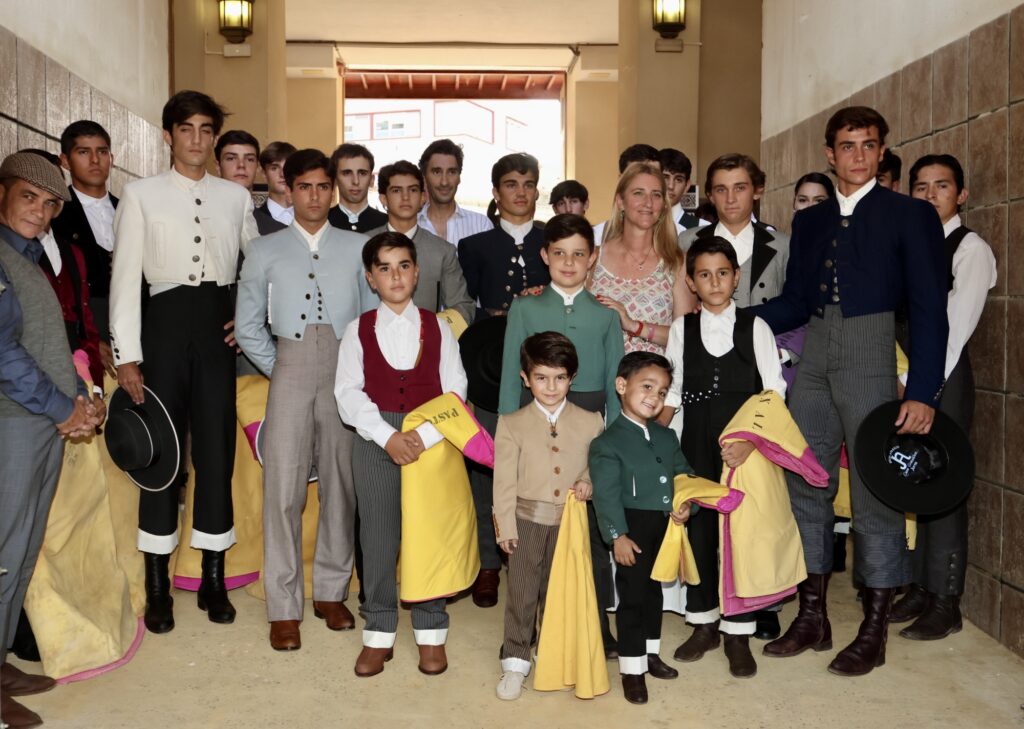 Pablo Galván y Óscar Campos puerta grande en la clase práctica de Hogueras-FOTOGALERÍA