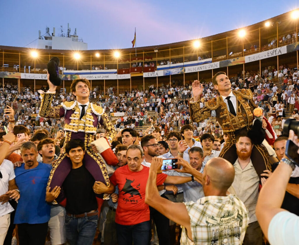 Manzanares y Roca Rey desatan la pasión en Alicante