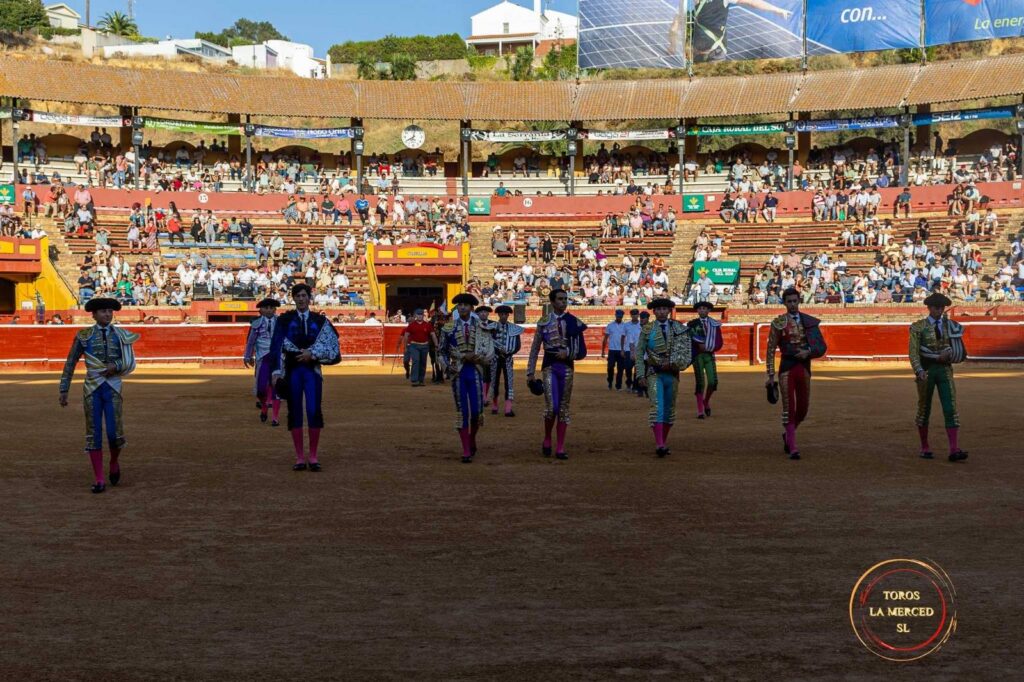 Comienzan las Colombinas: alta competencia y novillos exigentes en la primera de abono-FOTOGALERÍA
