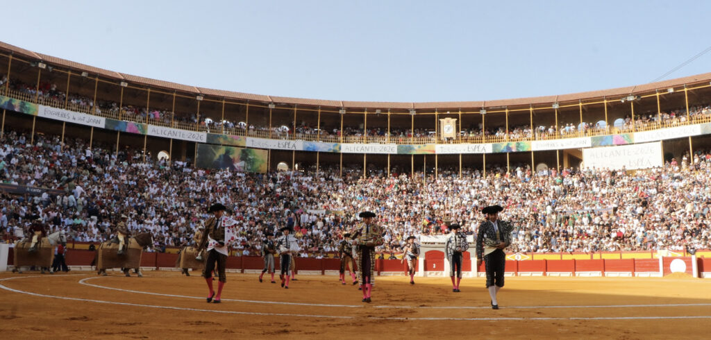 La Feria de Hogueras acoge más de 62.000 espectadores y visitantes de 53 nacionalidades