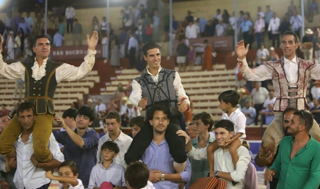 Octavio Chacón, Pepe Moral y Daniel Crespo «doman» a los Miura en la Magallánica