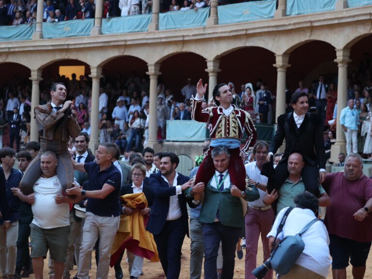 Diego Ventura, Manzanares y Juan Ortega triunfan en el regreso de la Goyesca de Ronda