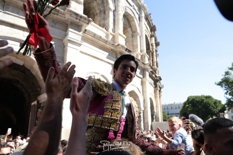 Marco Pérez corona su encerrona con cinco orejas en Nimes