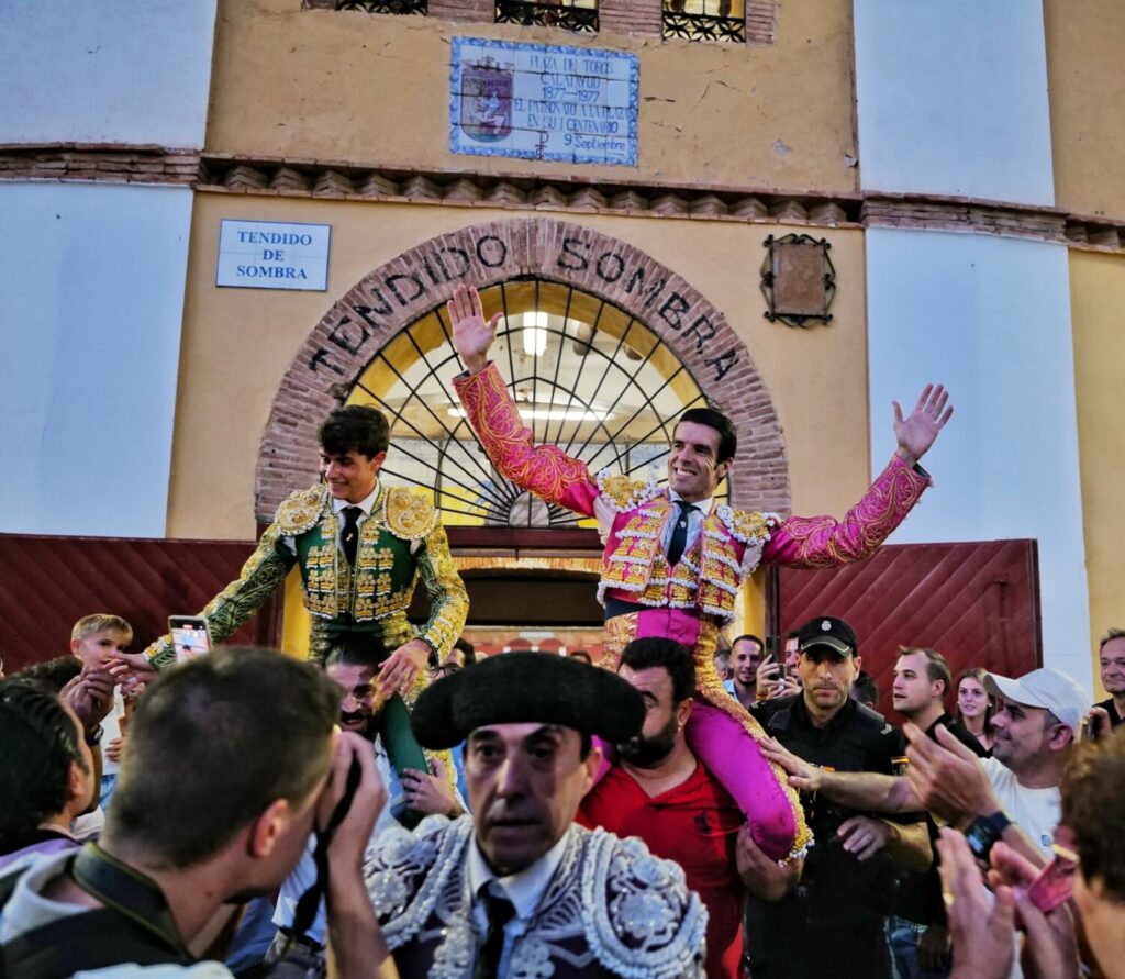 Emilio de Justo y Aarón Palacio salen a hombros en Calatayud