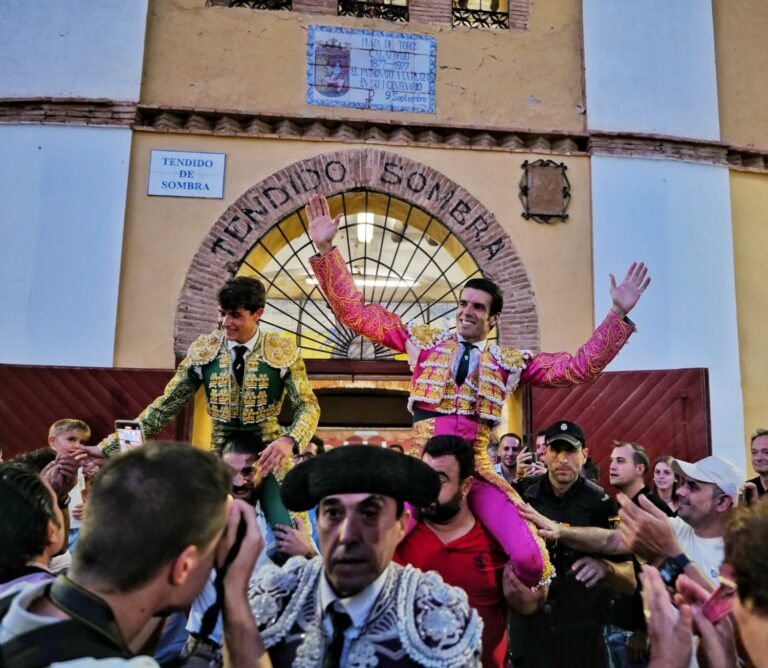 Emilio de Justo y Aarón Palacio salen a hombros en Calatayud