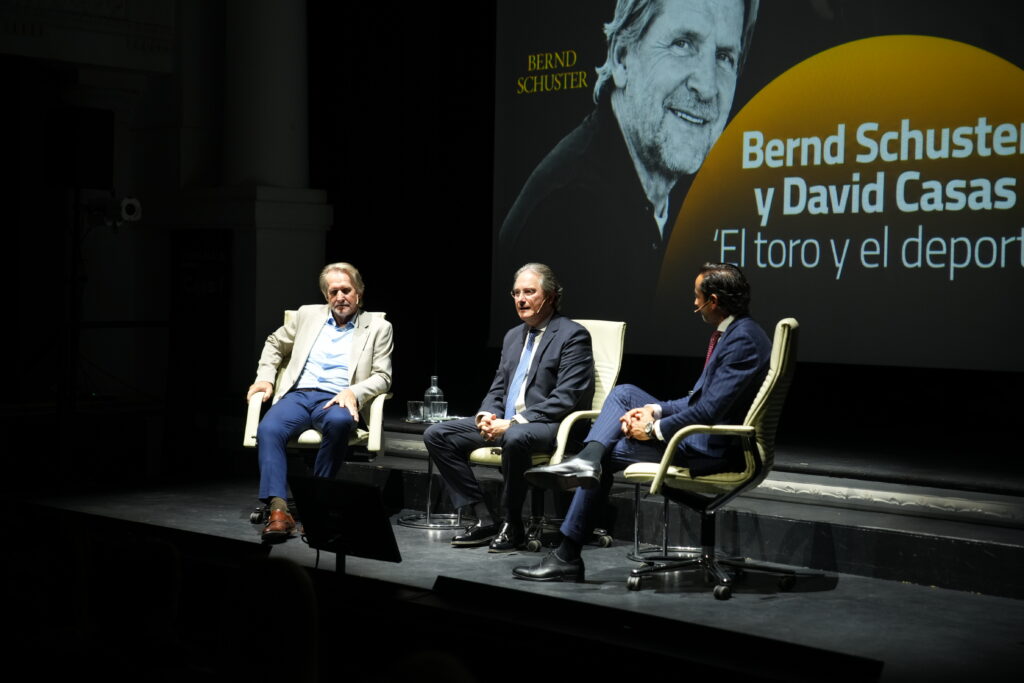Schuster y David Casas engloban en una conversación el toro y el fútbol de la mano de José Enrique Moreno