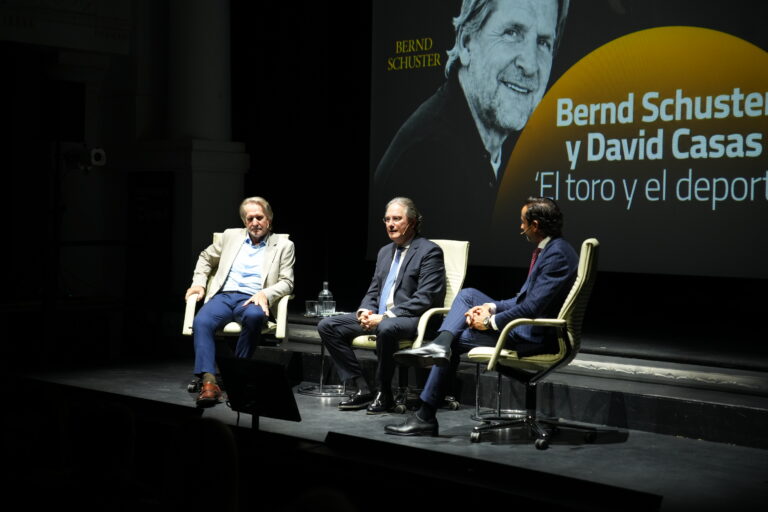 Schuster y David Casas engloban en una conversación el toro y el fútbol de la mano de José Enrique Moreno