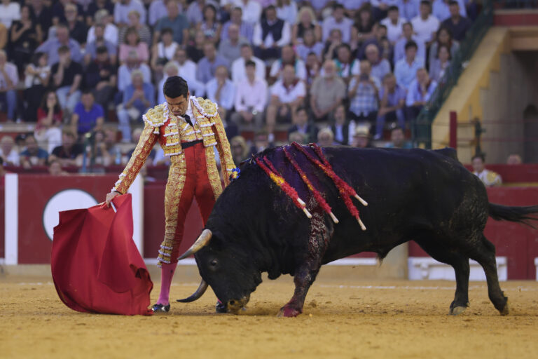 Emilio de Justo y Tomás Rufo pasean sendas orejas de peso en Zaragoza