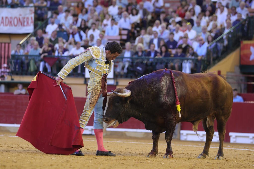 La enfermería cobra protagonismo en una nula tarde de Juan Pedro Domecq y de mucha torería de David de Miranda en Zaragoza